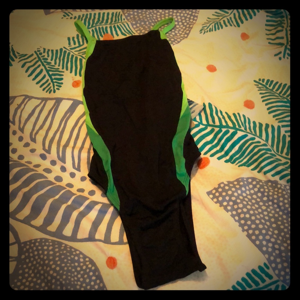 Speedo competition suit - size 6/32